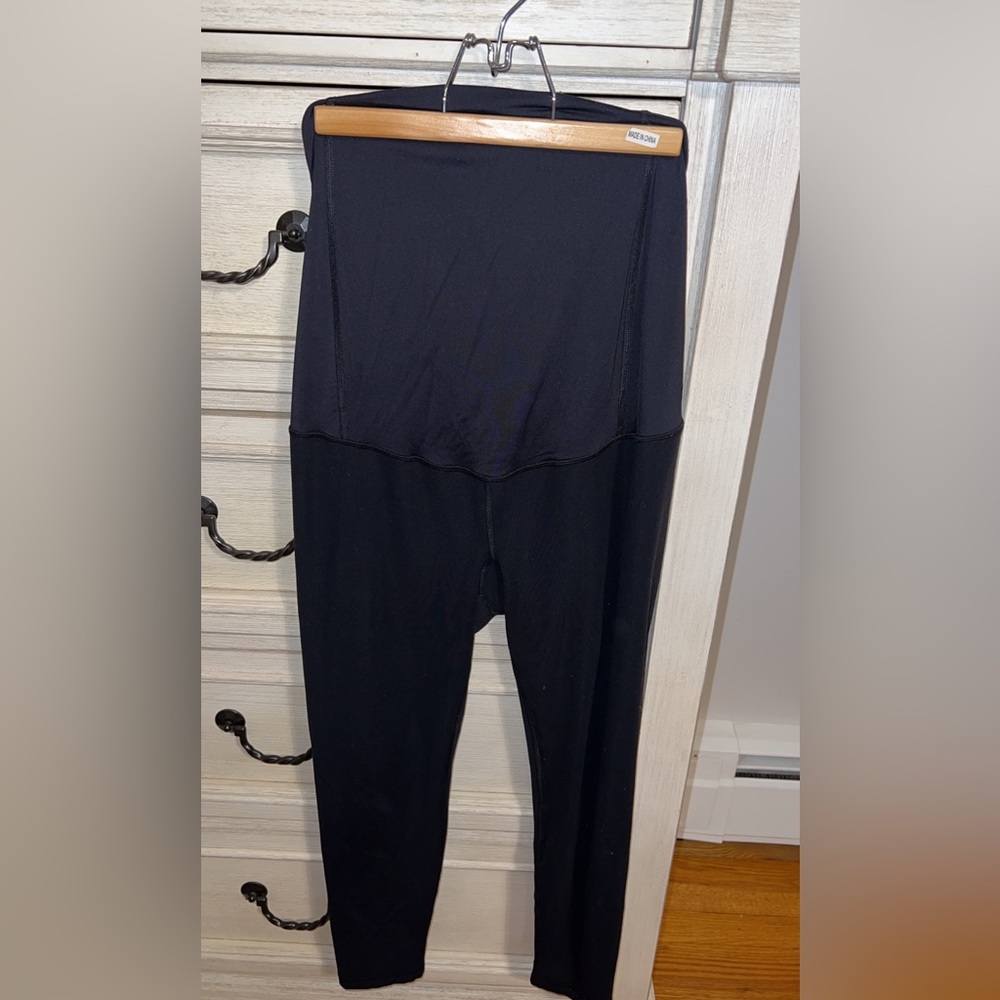 Size L black maternity leggings
